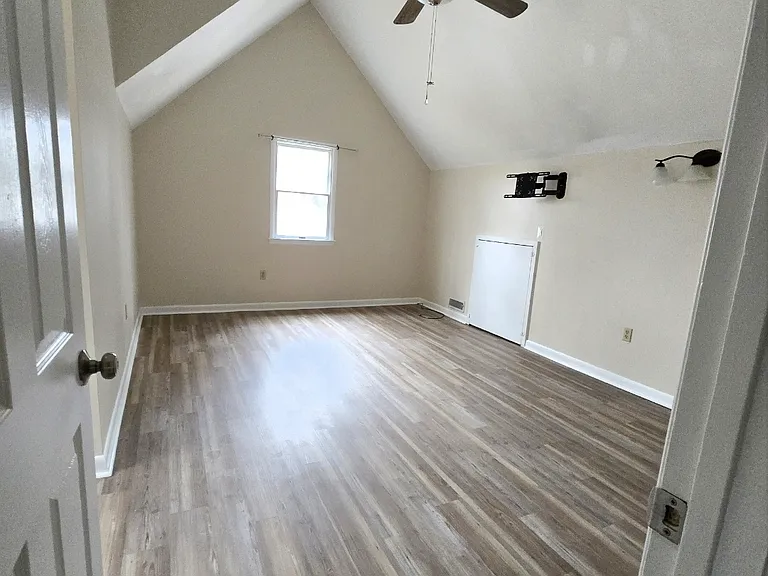 94 Nottingham Ln — Photo 13