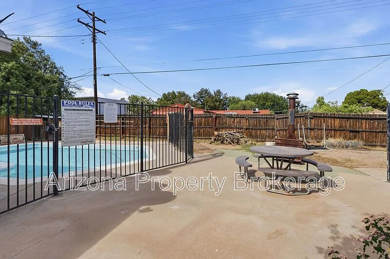 1 bed, 1.0 bath, 550 sqft, $1,000 — Photo 4