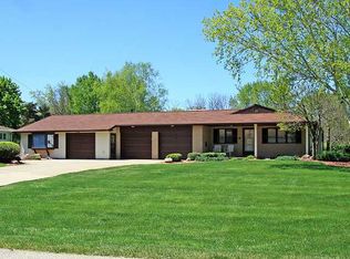 12385 Madonna Dr, Lansing, MI