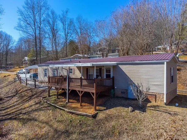 365 Carolina Village Cir, Franklin, NC 28734