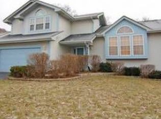 2258 Cheshire Dr, Aurora, IL 60502