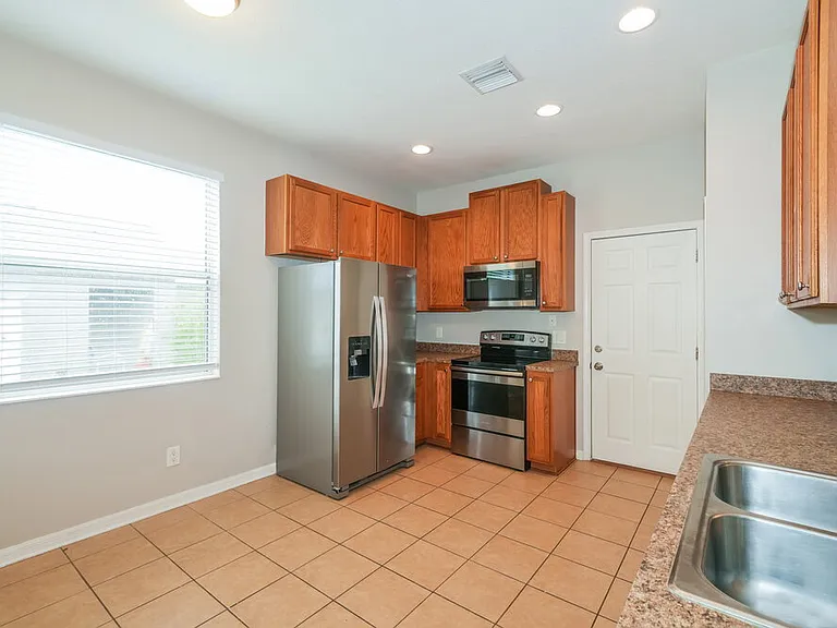 8226 Summer Wood Ln — Photo 7