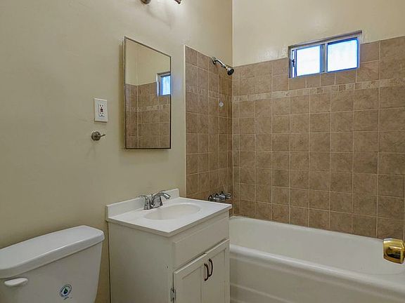 5th image of 1308-1310 12th Ave #207