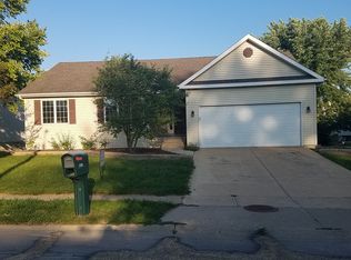 5125 Taylor St, Davenport, IA