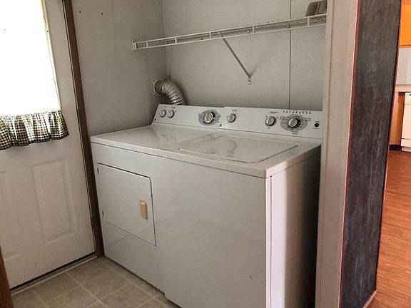 5th image of 26 Delaware Dr