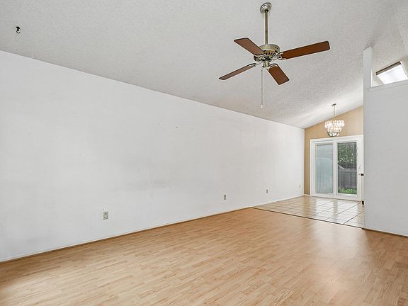 3rd image of 1015 E Yager Ln Unit 2