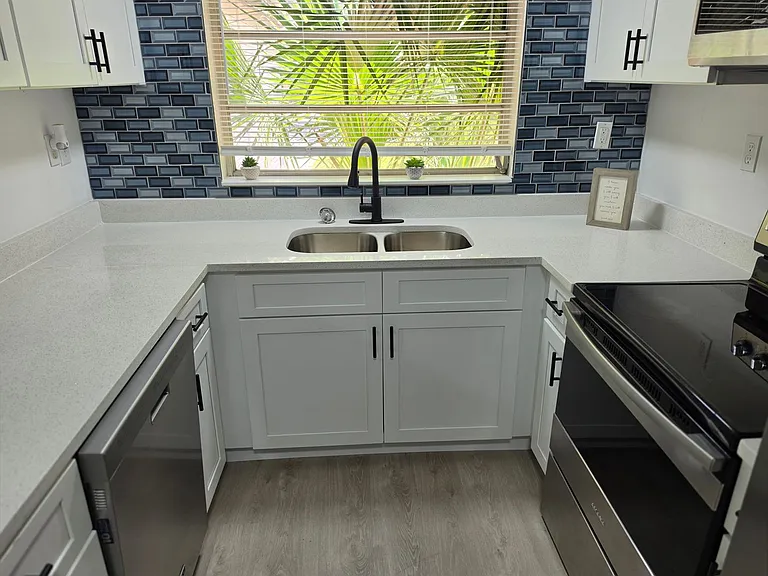 640 Westward Cir — Photo 17
