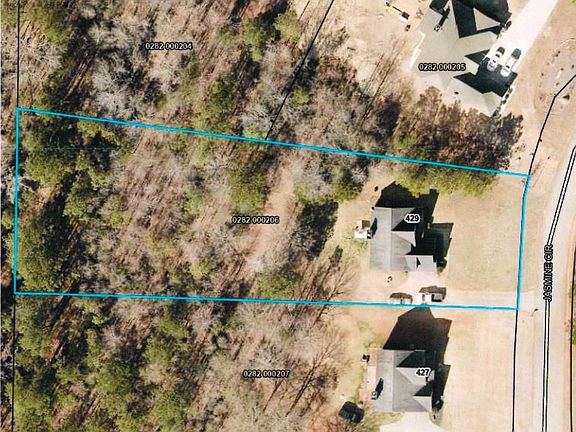 3rd image of 429 Jasmine Cir