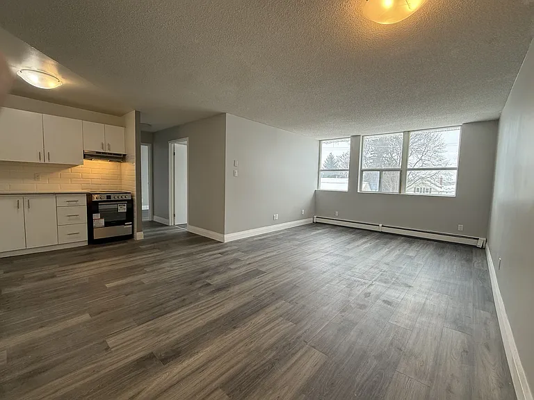 704 Canboro Rd — Photo 17