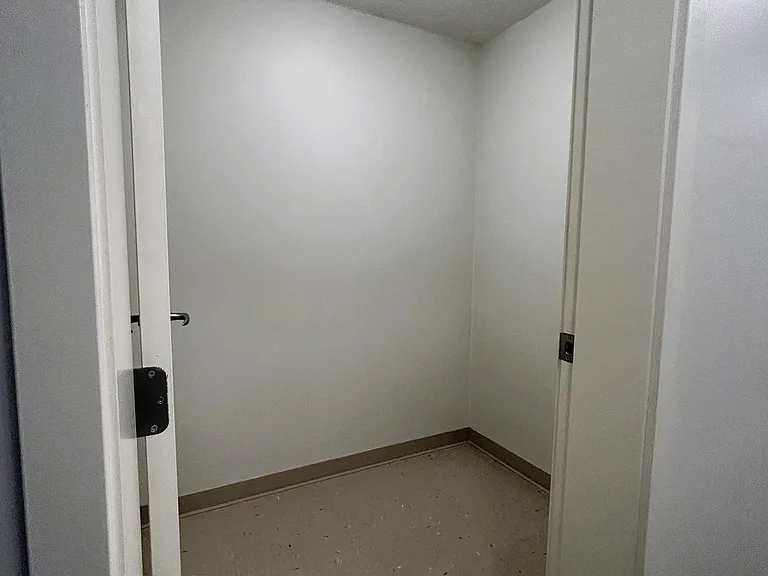 233 Robson St #507 — Photo 17
