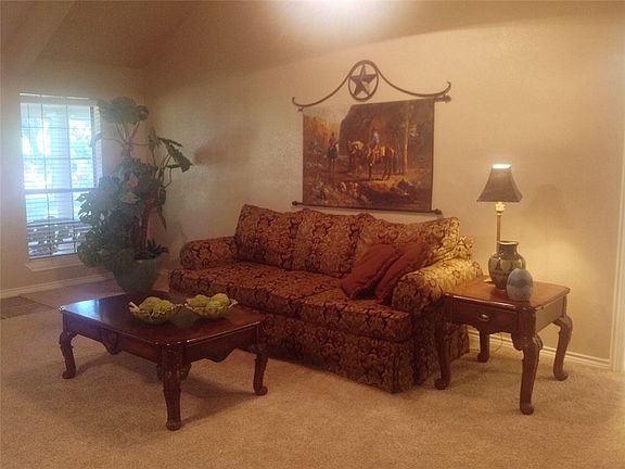 4th image of 1900 Wimbleton Dr