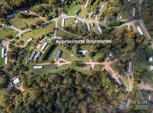 17 Hat Creek Dr, Asheville, NC 28806