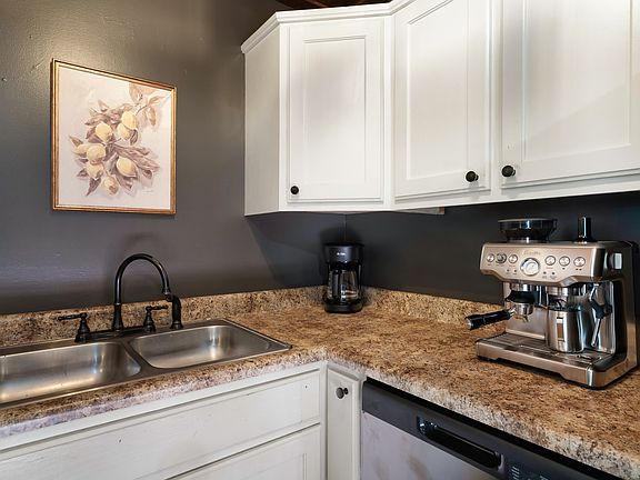 5th image of 2661 Valley Heights Dr