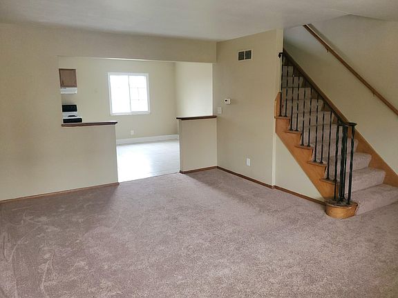 4th image of 115 Estes Ave