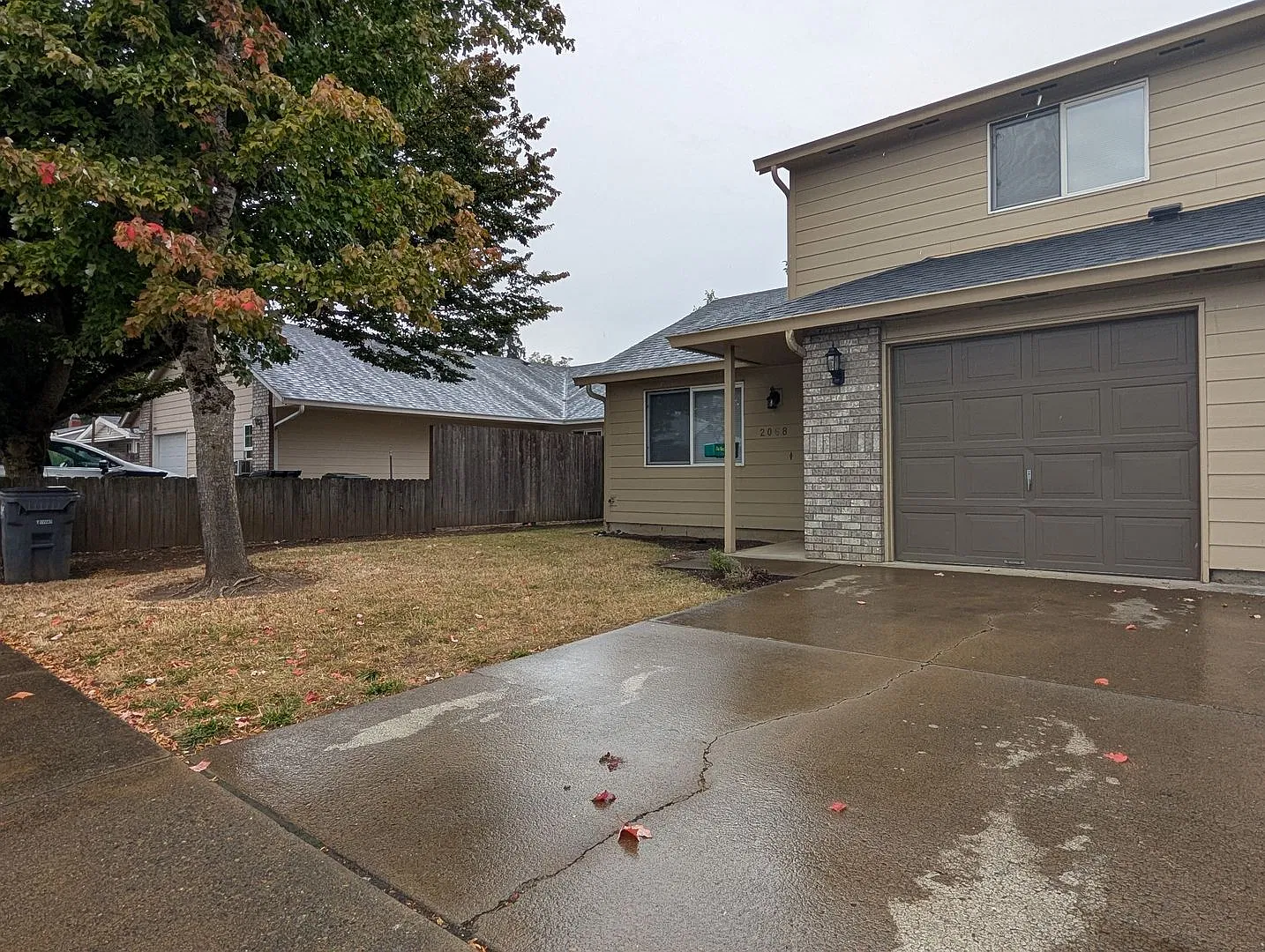 Nice 2bed/1.5 bath townhome- Great Springfield location! — Photo 2