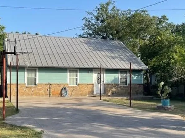 606 E Clifton St, Stephenville, TX 76401