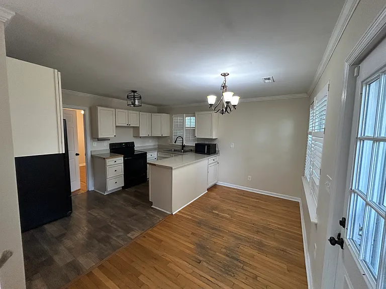 2711 Clarkin Ave — Photo 7