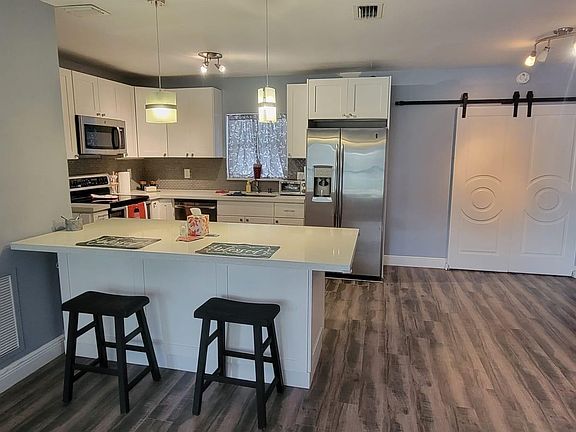 3rd image of 551 N 74th Avenue