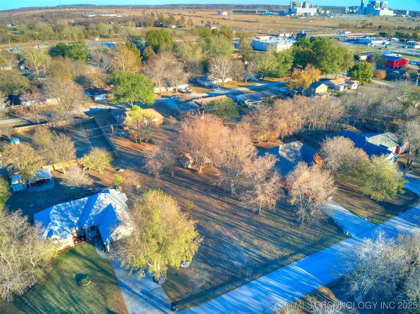 626 S Pecan St, Oologah, OK 74053