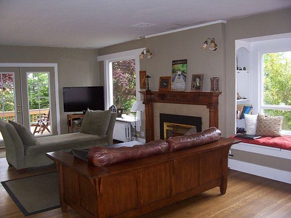 2nd image of 206 W McBryde Ave