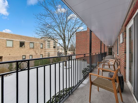5th image of 50 Green St APT 206