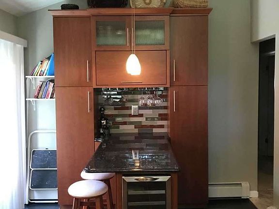 5th image of 40 Knight Ln