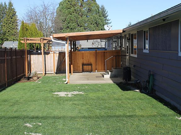 2nd image of 4314 Sunset Dr W