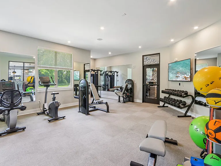 Founders Pointe Apartments — Photo 46
