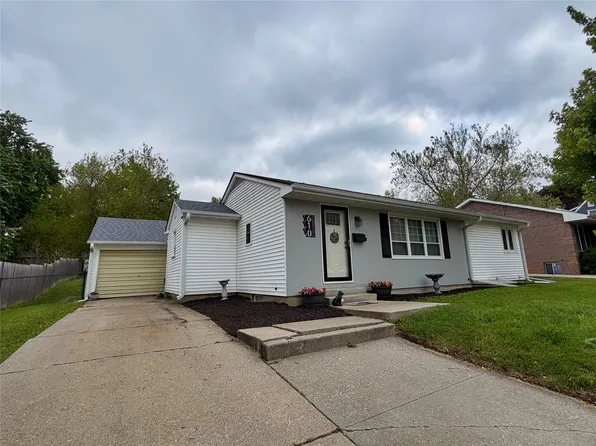 610 E 14th St S, Newton, IA 50208