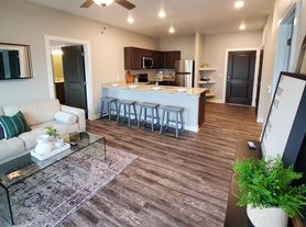 Perrywood Apartments, 2X2