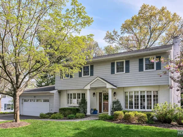 844 Wickham Way, Ridgewood, NJ 07450