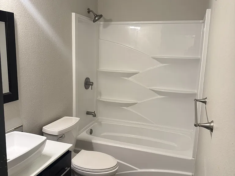 629 E 8th Ave #2 — Photo 12