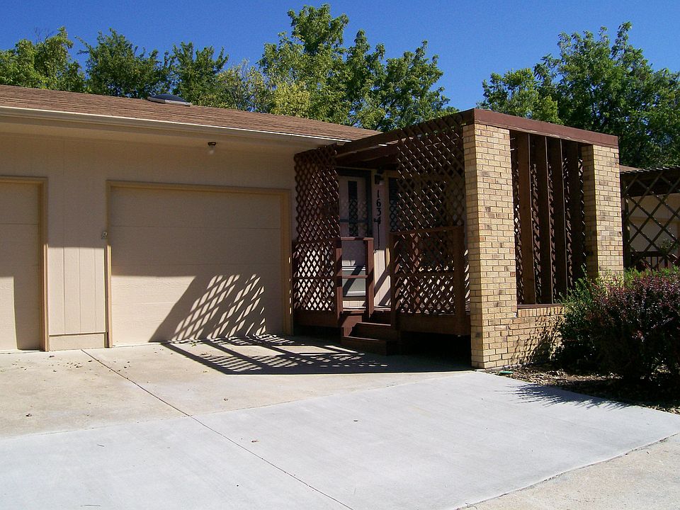 2nd image of 1634 Woodcrest Dr
