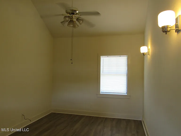 931 E Fortification St — Photo 14