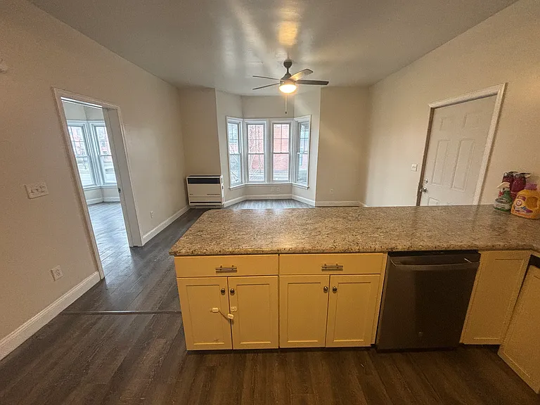 253 Lisbon St #2B — Photo 6