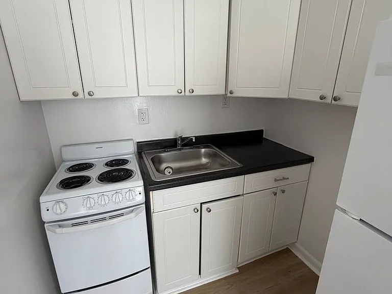 2716 S Dixie Hwy — Photo 17