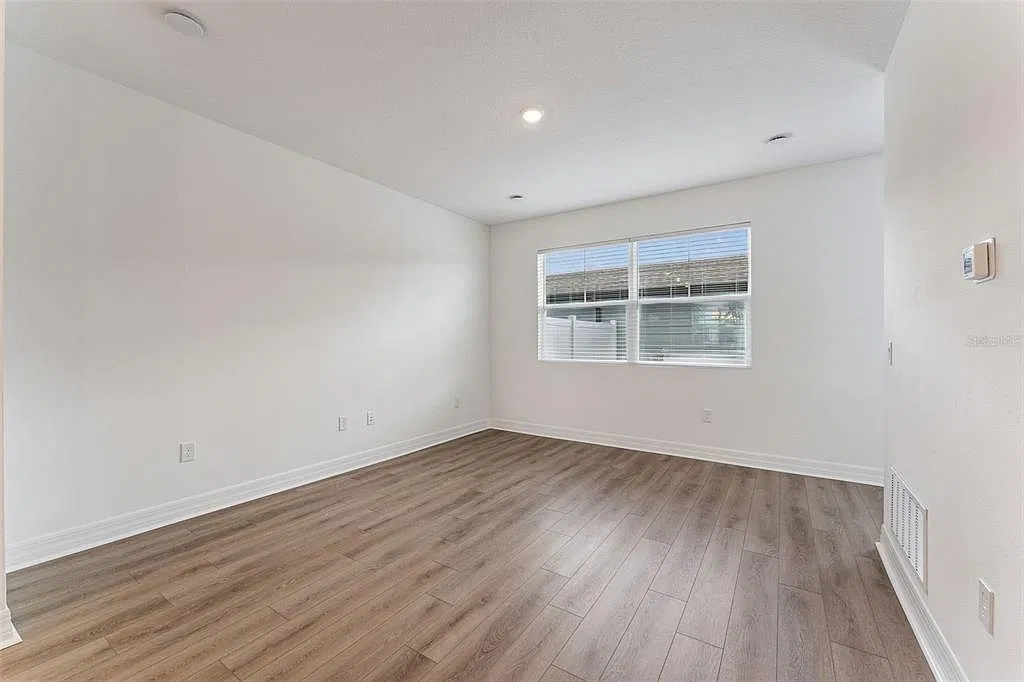 3 bed, 2.5 bath, 1635 sqft, $2,700 — Photo 4