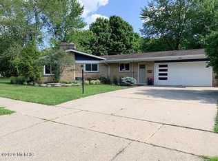 2340 Boston St SE, East Grand Rapids, MI
