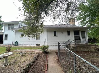 2119 N 15th St, Arkansas City, KS 67005