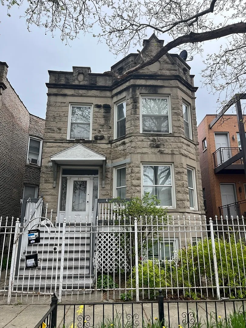 4 bed, 1.5 bath, 1100 sqft, $850 — Photo 1