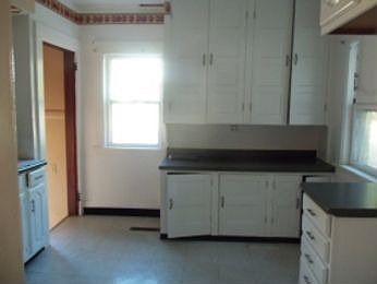 4th image of 129 Miriam Ave