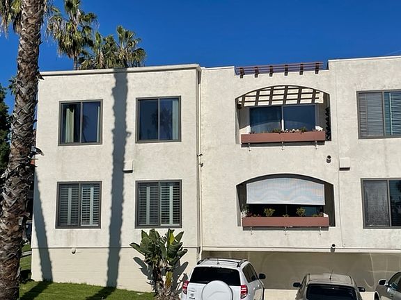 3rd image of 4621 Lamont St