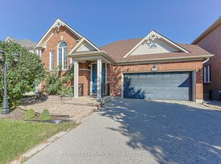 170 Alfred Smith Way, Newmarket, ON L3X3C4