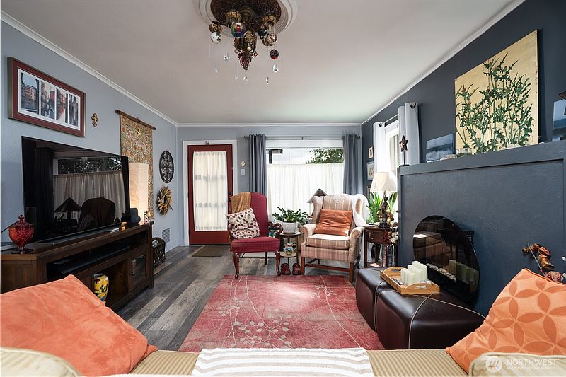 5th image of 505 N B Street
