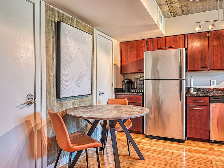 555 Berrien St #555B — Photo 10