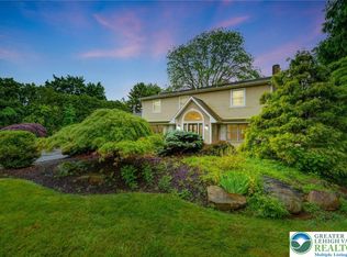 938 Meadow Cir, Bethlehem, PA 18017