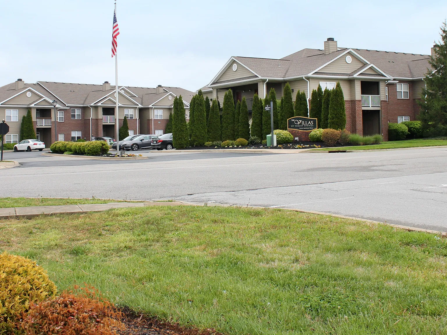Villas of Forest Springs — Photo 2