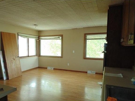 3rd image of 1320 2nd Ave S