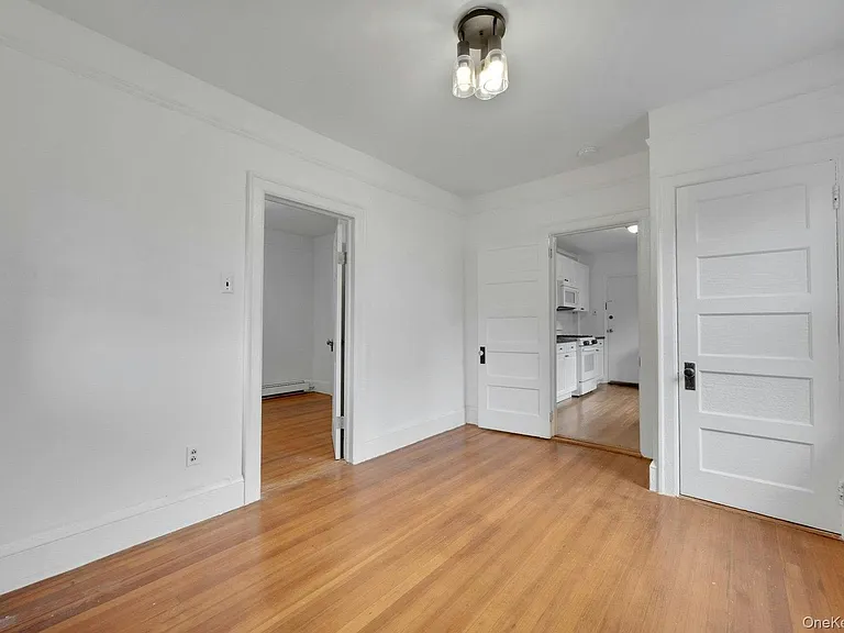 437 Warburton Ave #2 — Photo 8