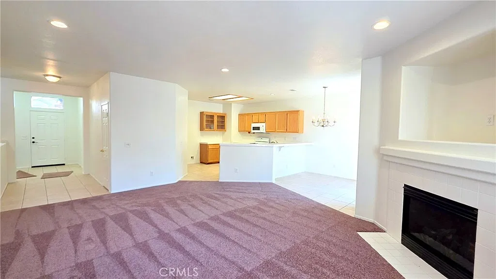 3 bed, 1671 sqft, $3,295 — Photo 4